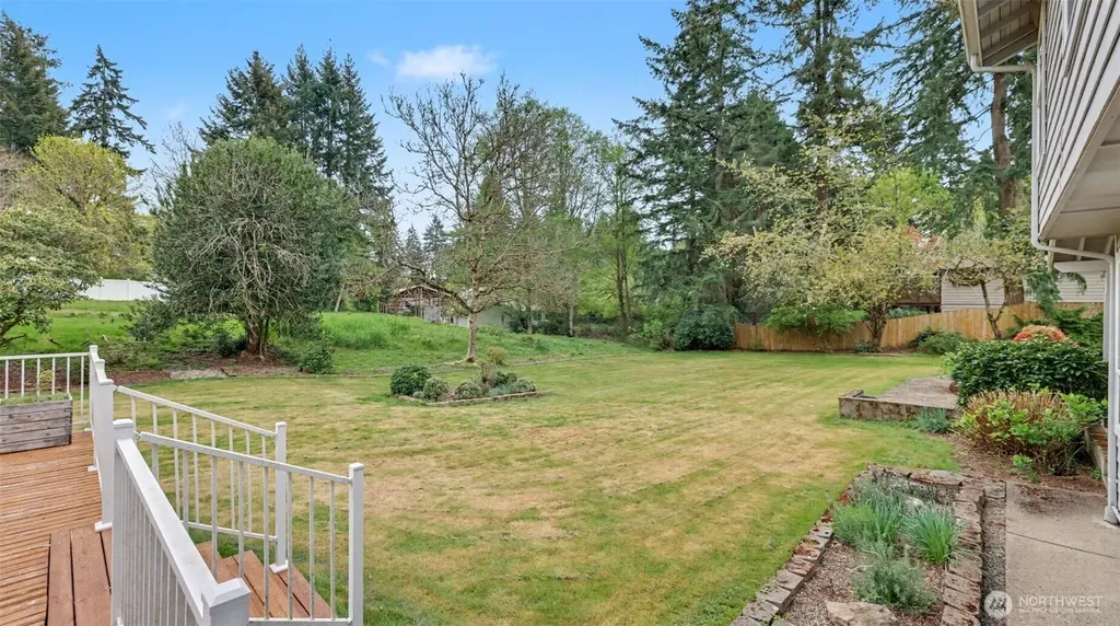 19832 156th Avenue NE Woodinville WA 98072
