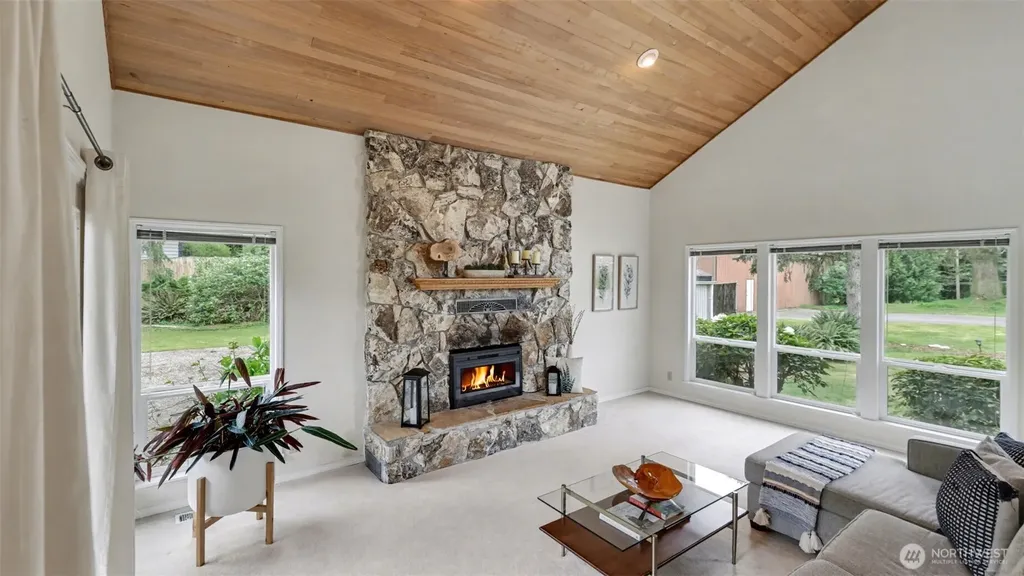 19832 156th Avenue NE Woodinville WA 98072