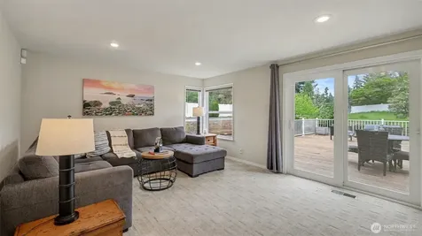 19832 156th Avenue NE Woodinville WA 98072