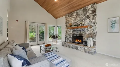19832 156th Avenue NE Woodinville WA 98072