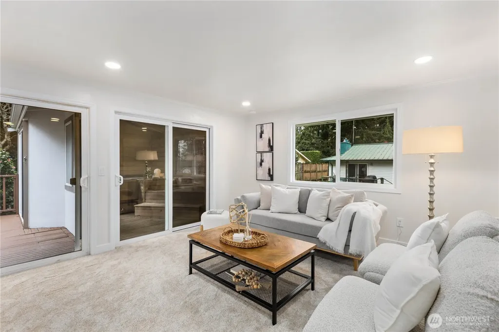 15212 Cascadian Way Lynnwood WA 98087