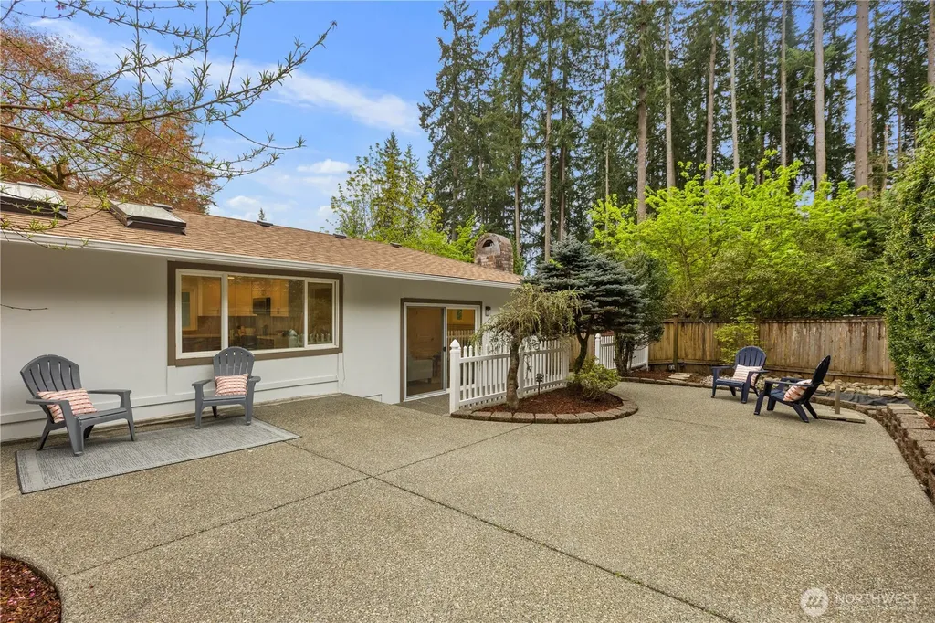 15212 Cascadian Way Lynnwood WA 98087