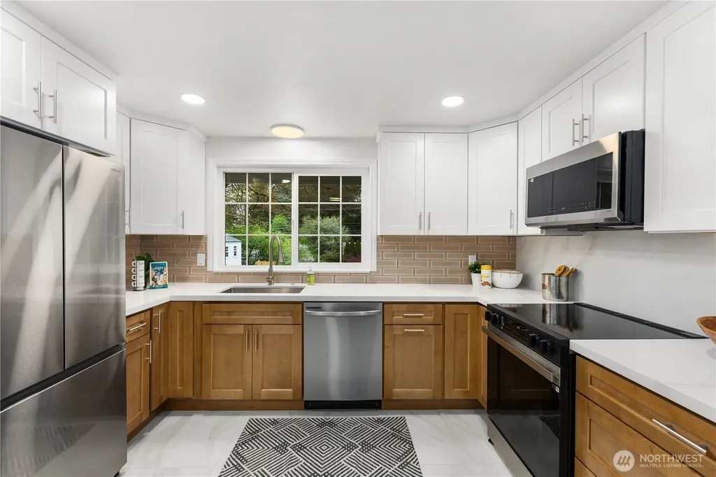 15212 Cascadian Way Lynnwood WA 98087