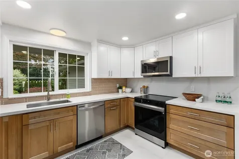 15212 Cascadian Way Lynnwood WA 98087