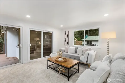 15212 Cascadian Way Lynnwood WA 98087