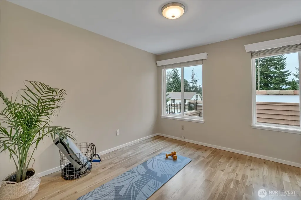 31643 37th Avenue SW Federal Way WA 98023