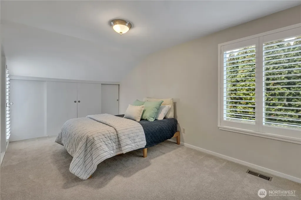 31643 37th Avenue SW Federal Way WA 98023