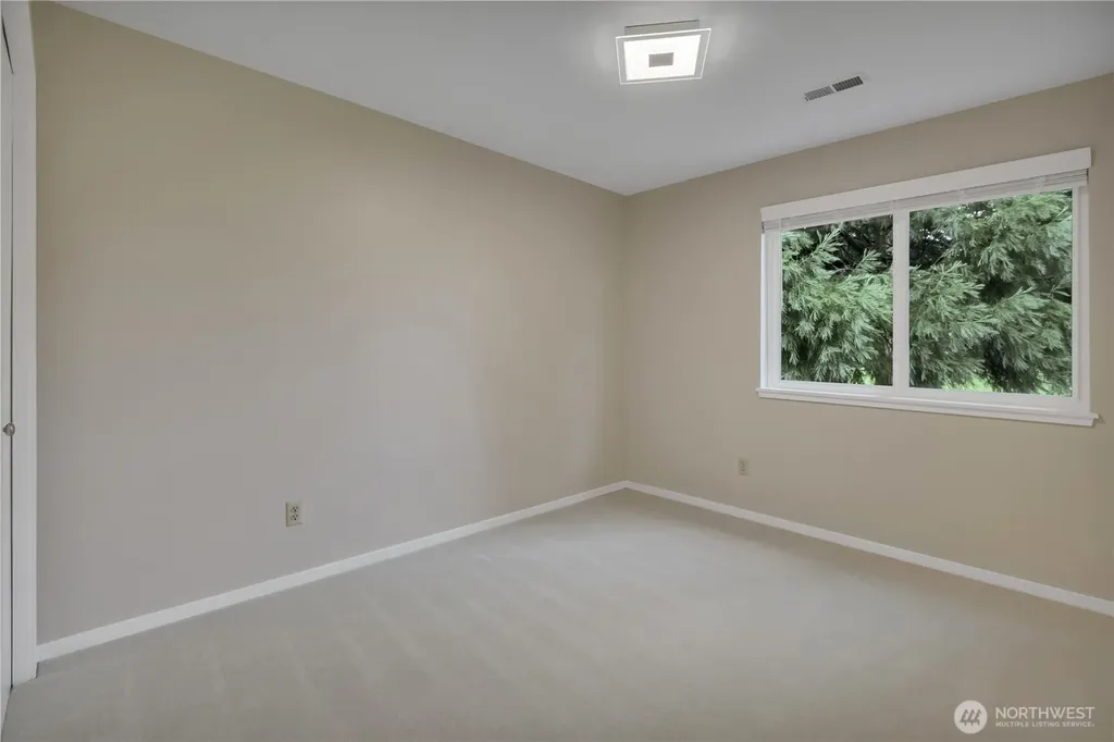 31643 37th Avenue SW Federal Way WA 98023