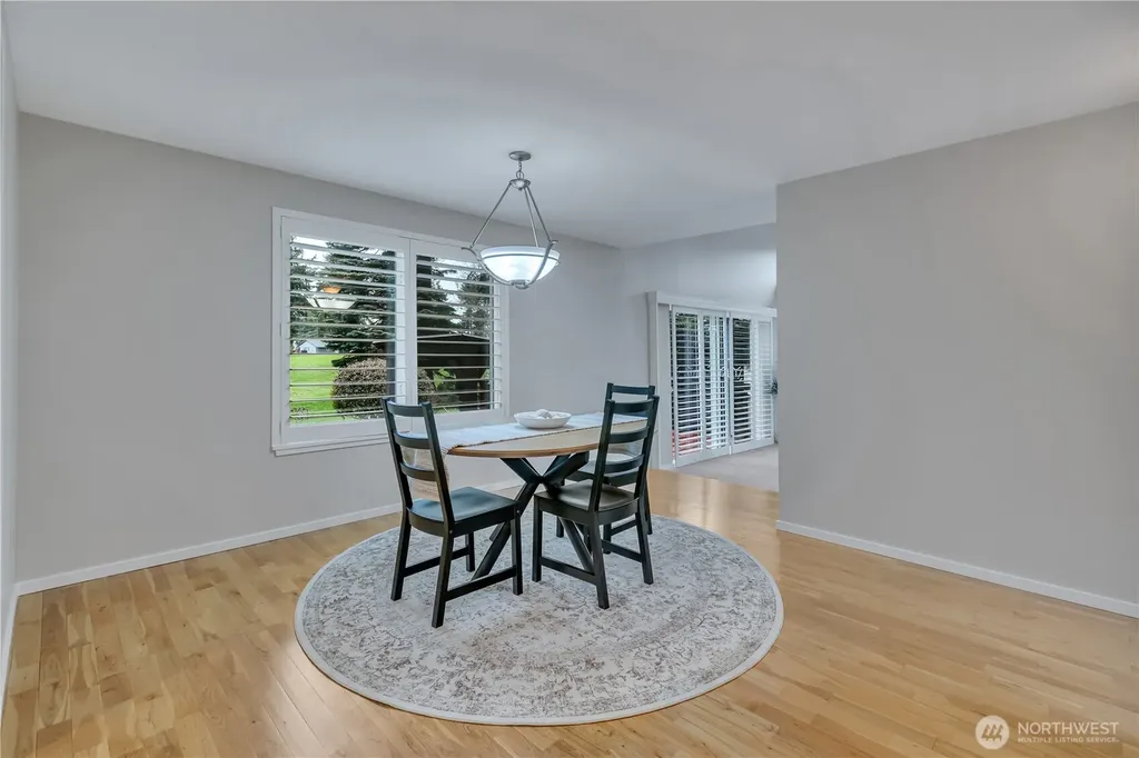 31643 37th Avenue SW Federal Way WA 98023