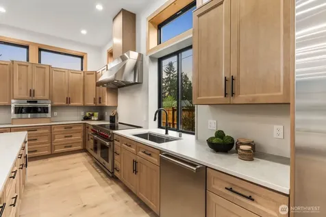 1207 145th Avenue SE Bellevue WA 98007