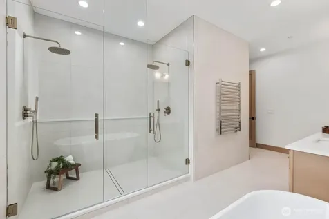 1207 145th Avenue SE Bellevue WA 98007