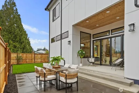1207 145th Avenue SE Bellevue WA 98007