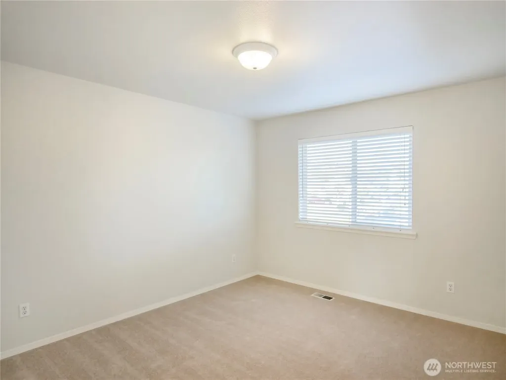 1818 Beacon Court NE Tacoma WA 98422