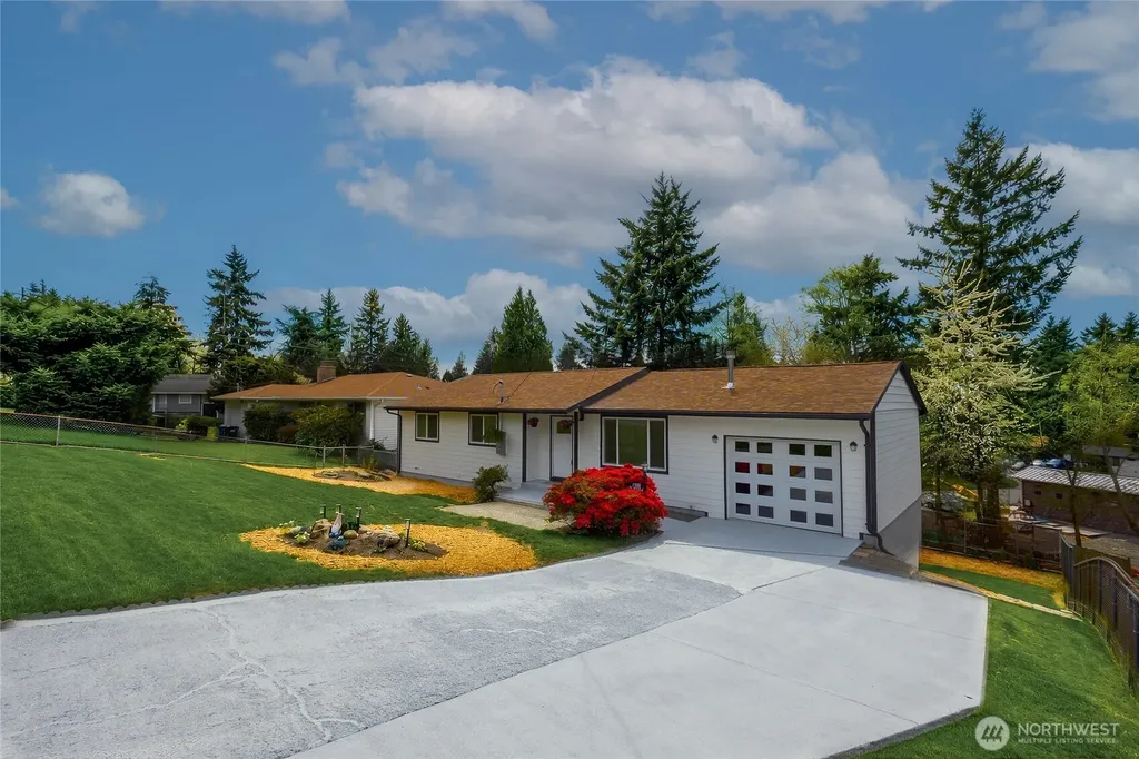 24717 S 35th Avenue Kent WA 98032