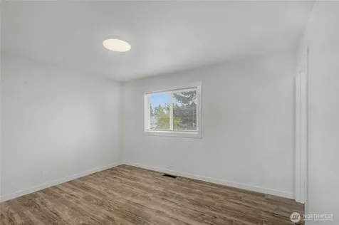 24717 S 35th Avenue Kent WA 98032