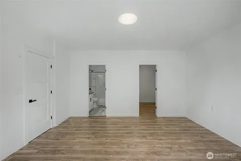 24717 S 35th Avenue Kent WA 98032
