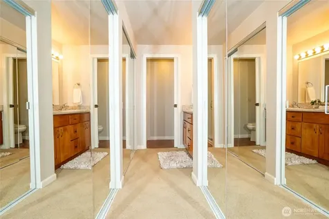 2253 Gilman Drive W Seattle WA 98119