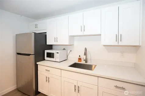 2253 Gilman Drive W Seattle WA 98119
