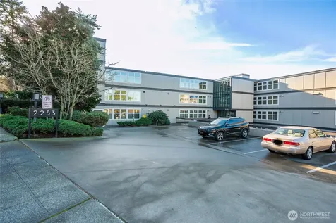 2253 Gilman Drive W Seattle WA 98119