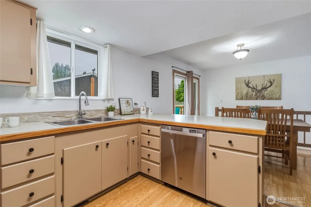 304 SW 11th Street College Place WA 99324