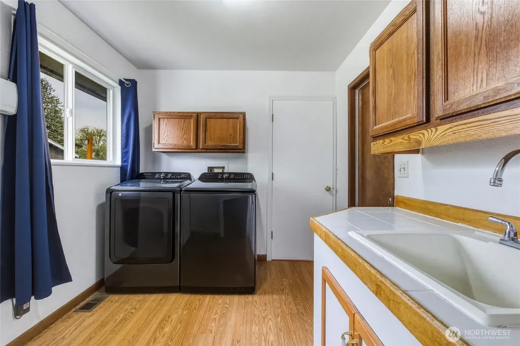 304 SW 11th Street College Place WA 99324