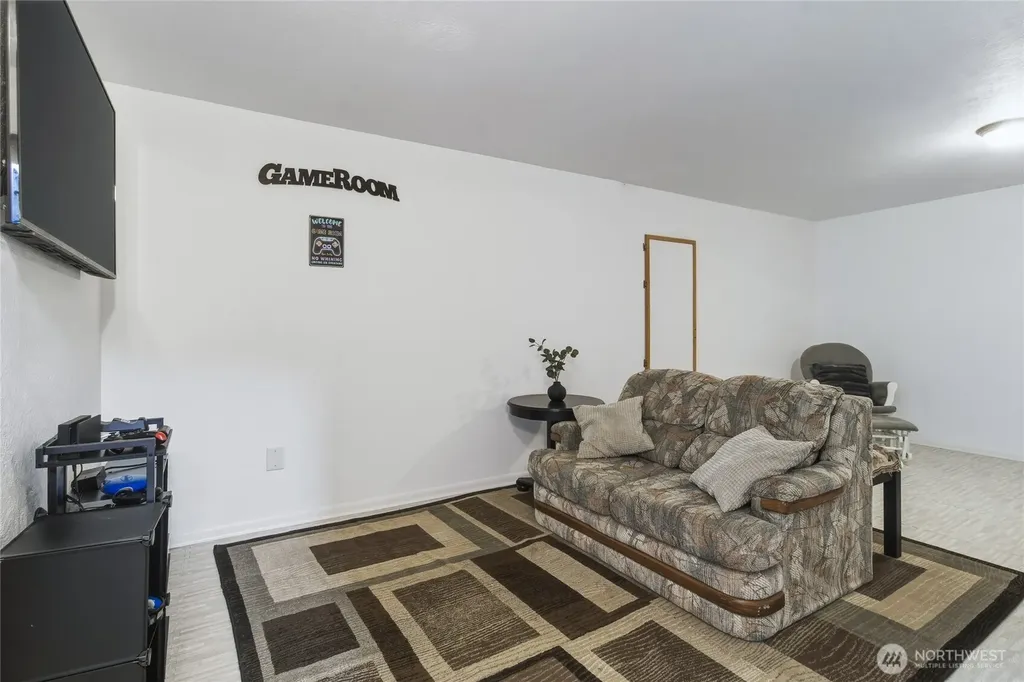 304 SW 11th Street College Place WA 99324