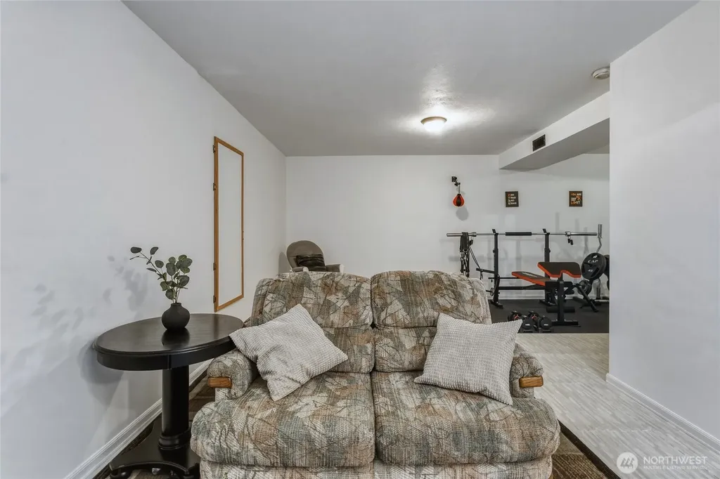 304 SW 11th Street College Place WA 99324