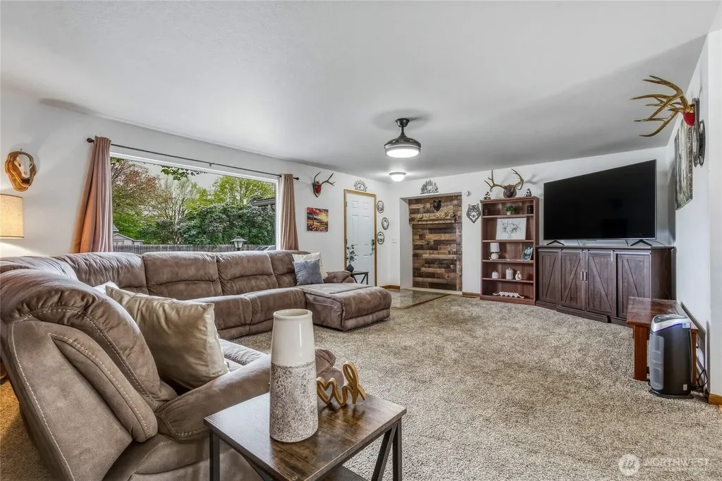 304 SW 11th Street College Place WA 99324