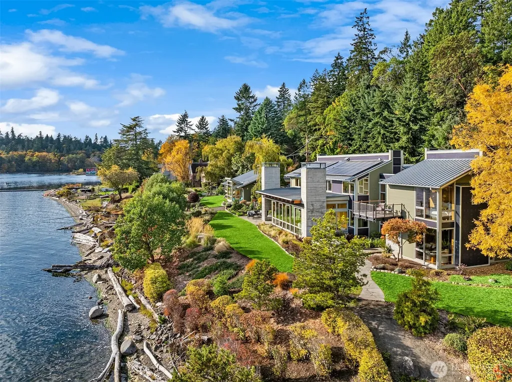10403 NE Seaborn Road Bainbridge Island WA 98110