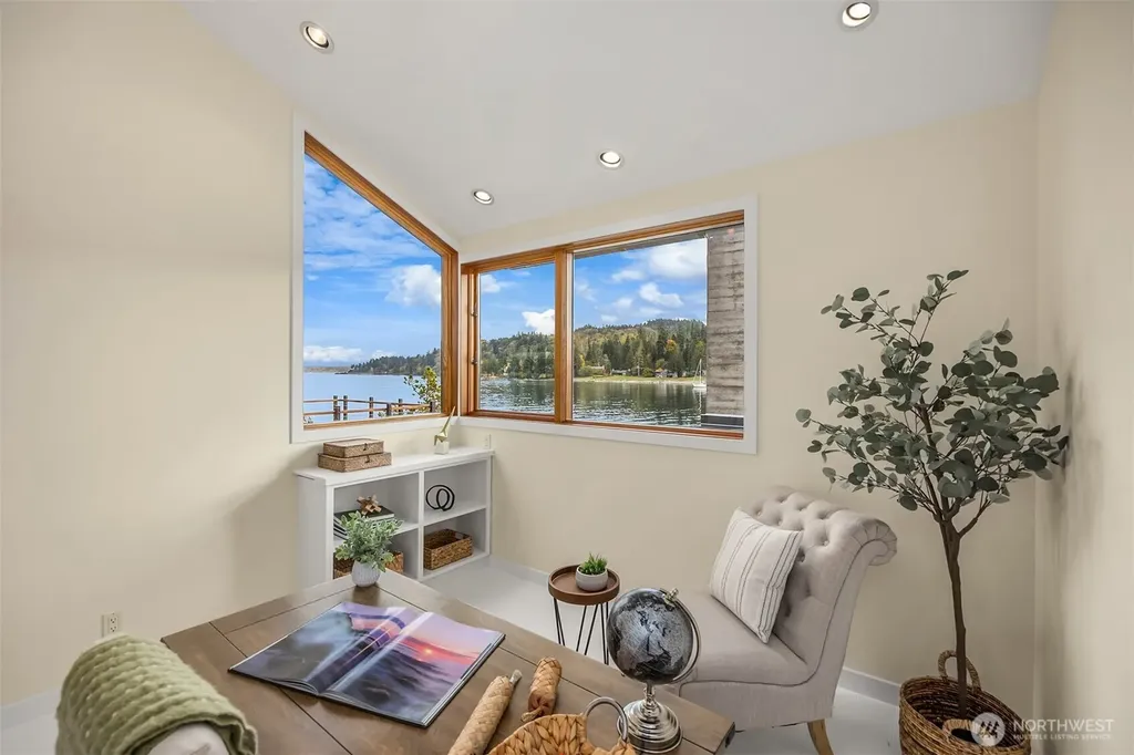 10403 NE Seaborn Road Bainbridge Island WA 98110