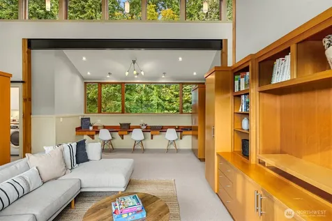 10403 NE Seaborn Road Bainbridge Island WA 98110