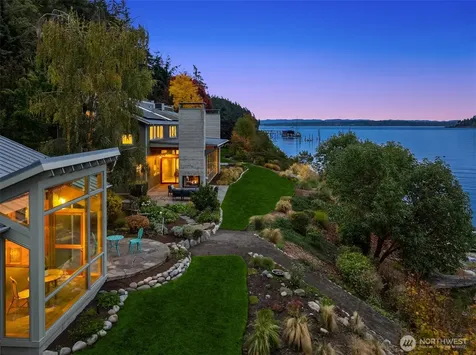 10403 NE Seaborn Road Bainbridge Island WA 98110