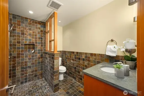 10403 NE Seaborn Road Bainbridge Island WA 98110