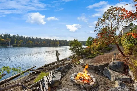 10403 NE Seaborn Road Bainbridge Island WA 98110