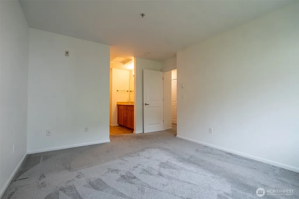 4050 S 212th Court Seatac WA 98198
