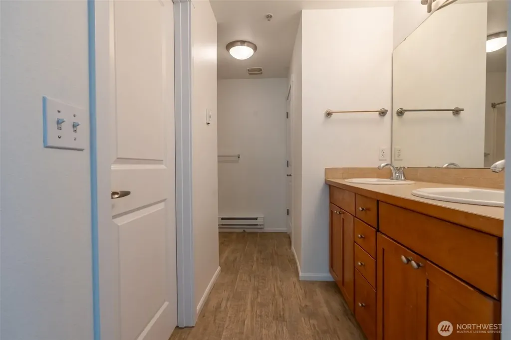 4050 S 212th Court Seatac WA 98198