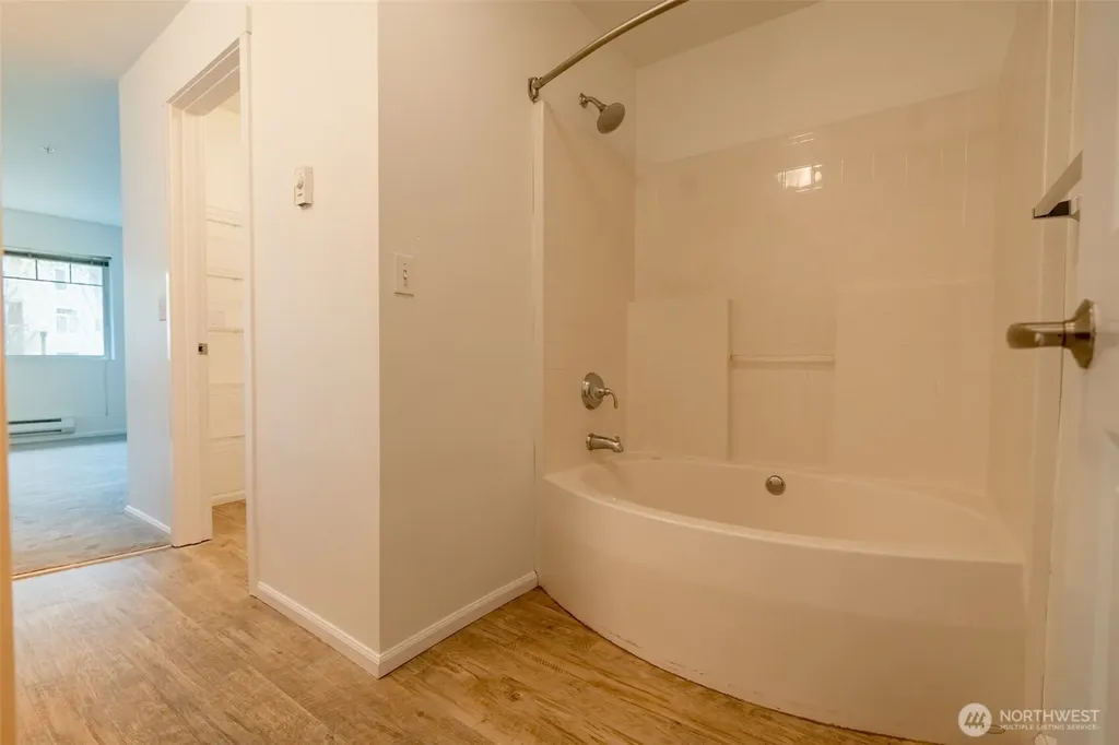 4050 S 212th Court Seatac WA 98198