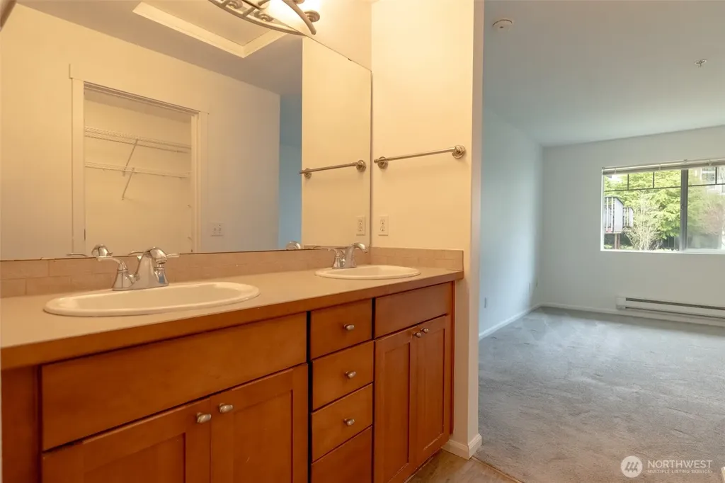 4050 S 212th Court Seatac WA 98198