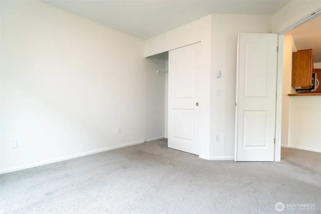 4050 S 212th Court Seatac WA 98198