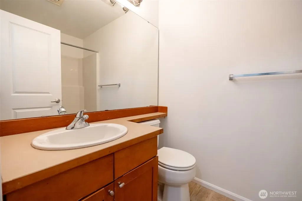 4050 S 212th Court Seatac WA 98198