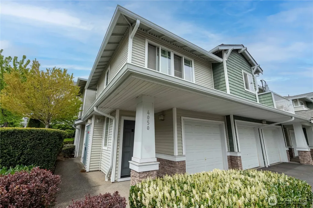 4050 S 212th Court Seatac WA 98198