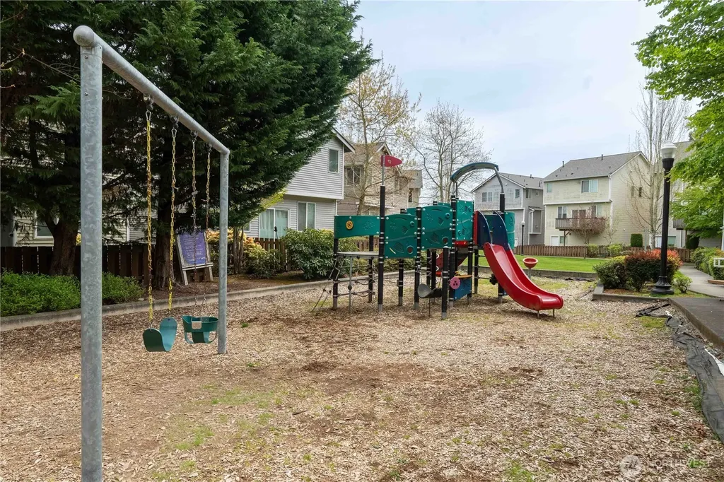 4050 S 212th Court Seatac WA 98198