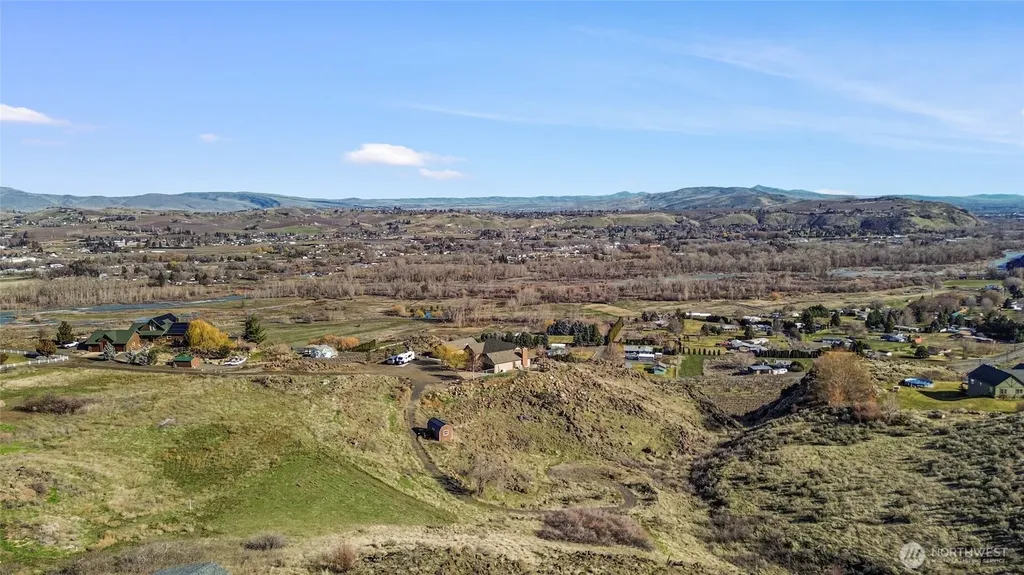 290 Trails End Lane Yakima WA 98903
