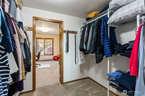 290 Trails End Lane Yakima WA 98903