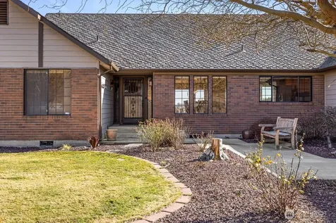 290 Trails End Lane Yakima WA 98903