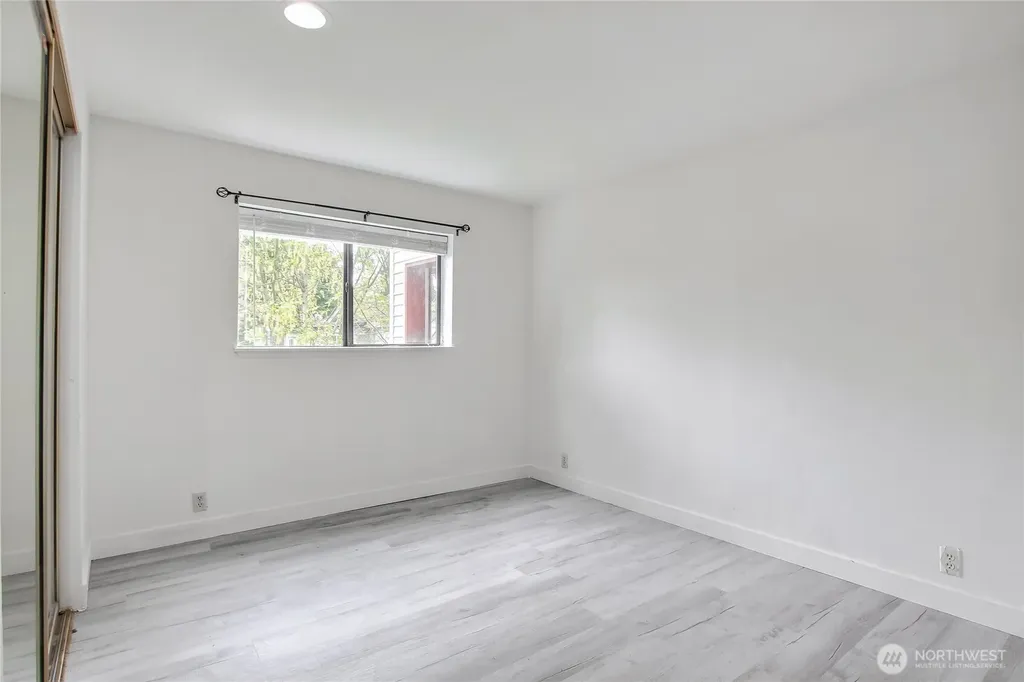 29645 18th Avenue S Federal Way WA 98003