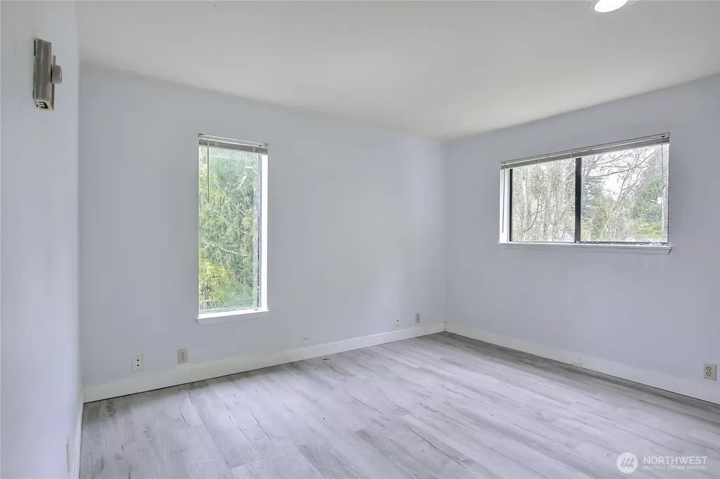 29645 18th Avenue S Federal Way WA 98003