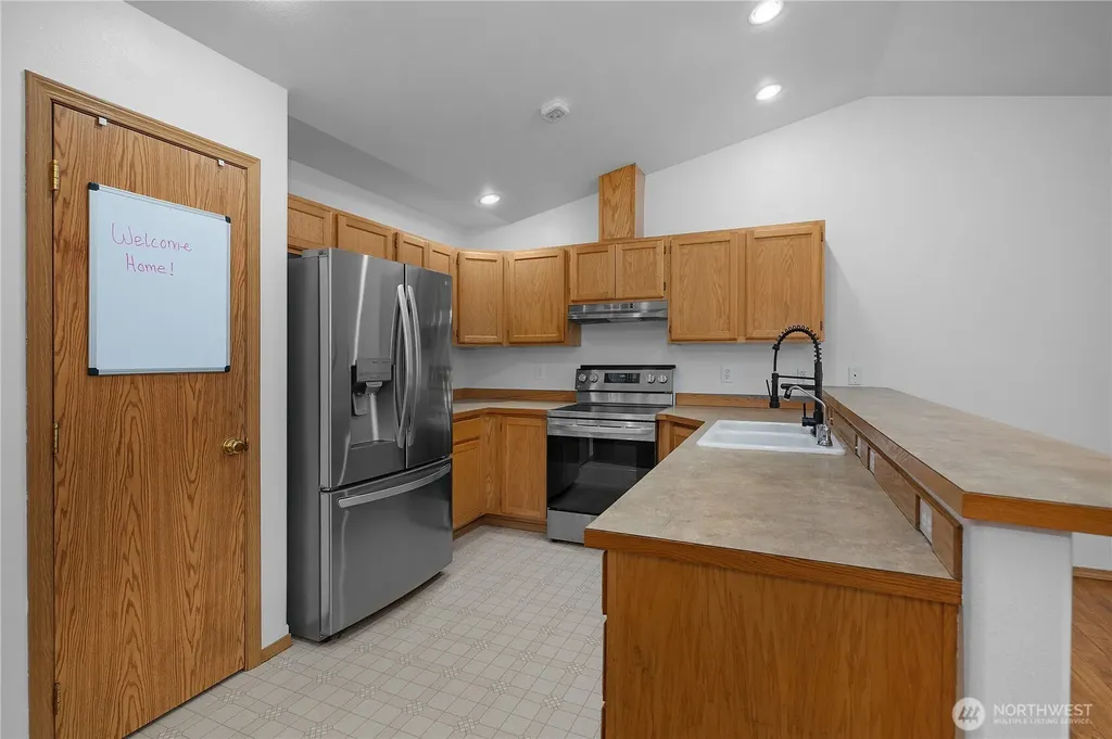 7606 187th Avenue SW Rochester WA 98579