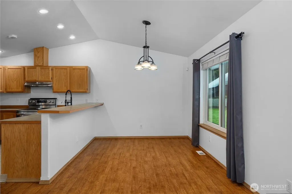 7606 187th Avenue SW Rochester WA 98579