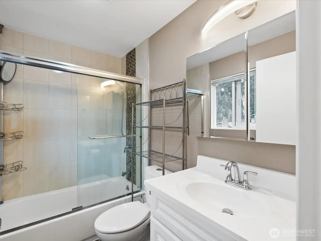 22427 82 Ave W Edmonds WA 98026